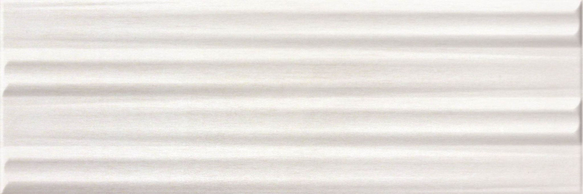 Alt Tag: Stick Pearl 20x60 бяла релефна керамична плочка с хоризонтални вълнообразни райета за баня - онлайн магазин KERANOVA