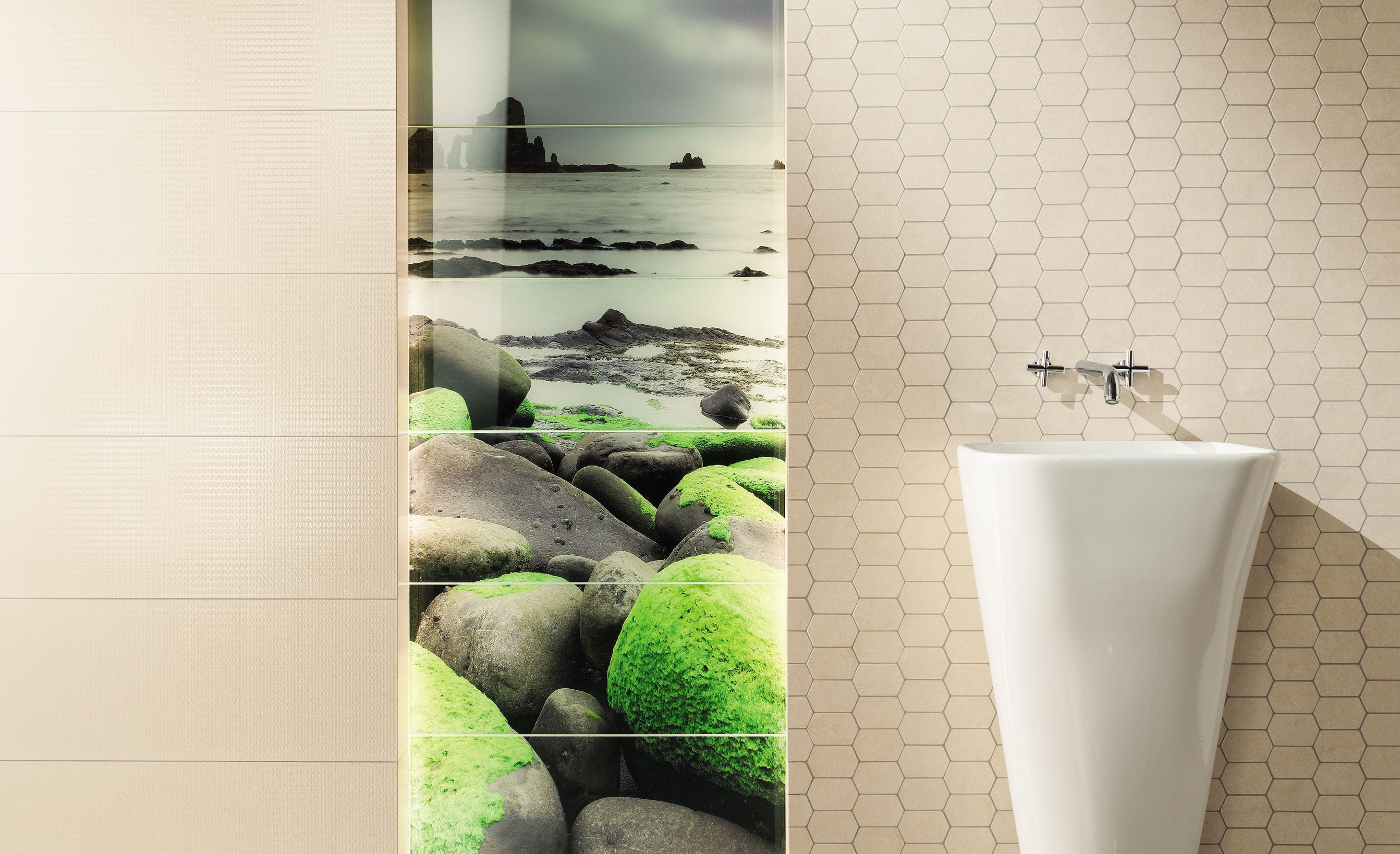 Баня Lemon Stone 29.8x74.8 плочки с лимонов камък дизайн, зелени мъхести камъни и неутрални тонове за баня KERANOVA