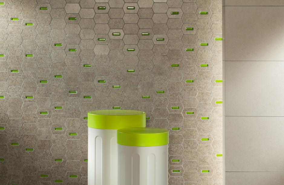 Баня Lemon Stone 29.8x74.8 плочки за баня от KERANOVA с лимоново-каменна текстура и свежи зелени акценти