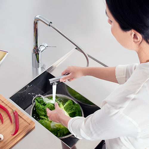 Кухненски смесител Essence - изтеглящ GROHE ESSENCE с подвижен чучур, хром, 360° въртене — онлайн магазин KERANOVA