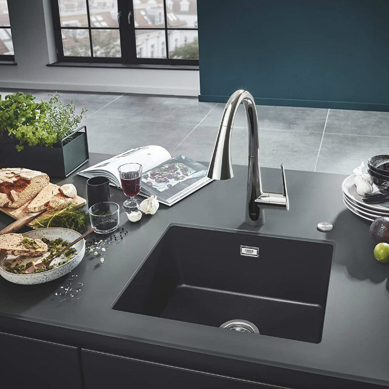 Кухненски смесител Grohe Zedra - изтеглящ монтиран на модерен кухненски плот, подвижен чучур 360° и издърпваща функция - KERANOVA