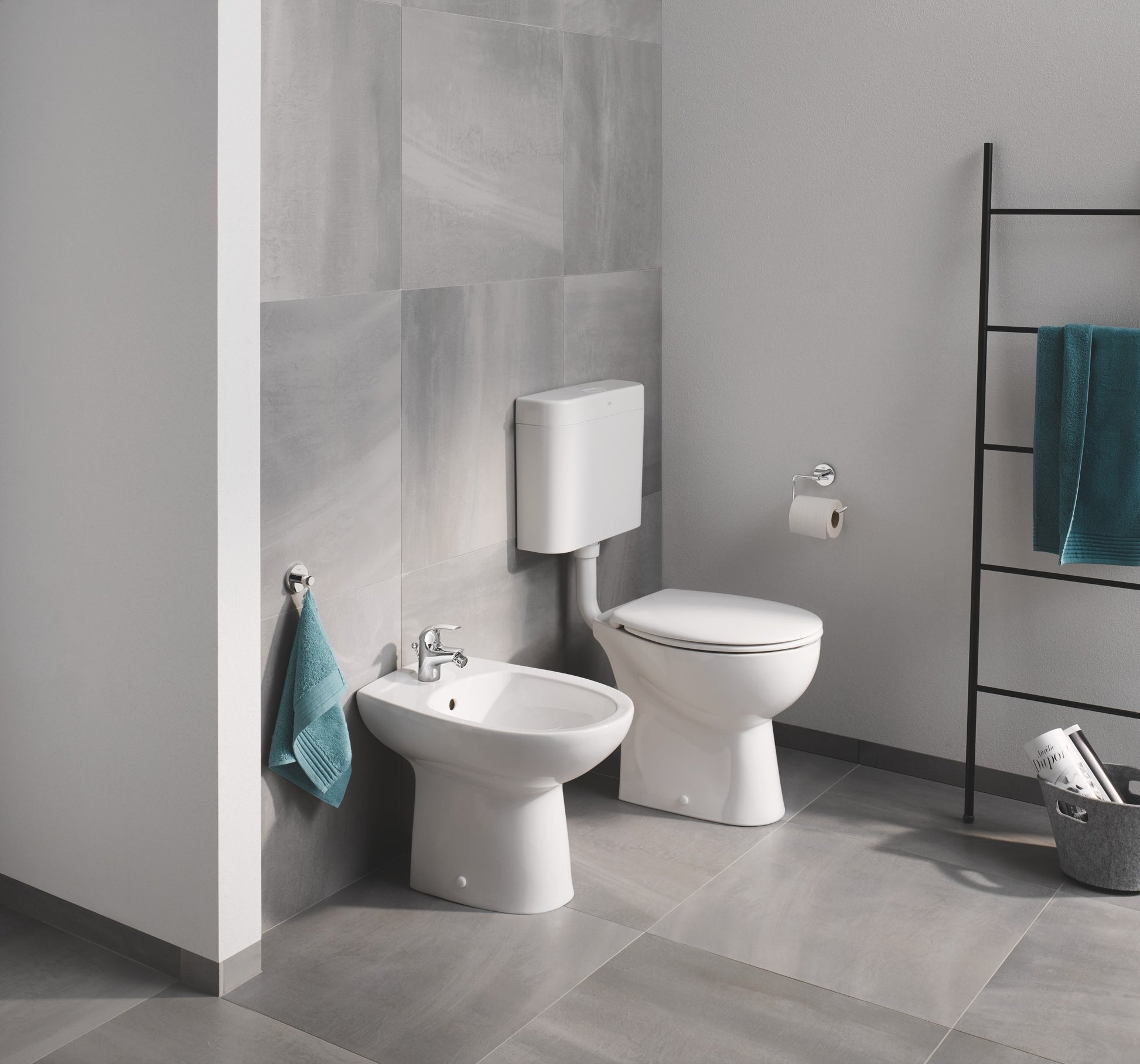 Стоящо биде Bau Ceramic - Grohe в модерна баня, онлайн магазин KERANOVA, без смесител и сифон