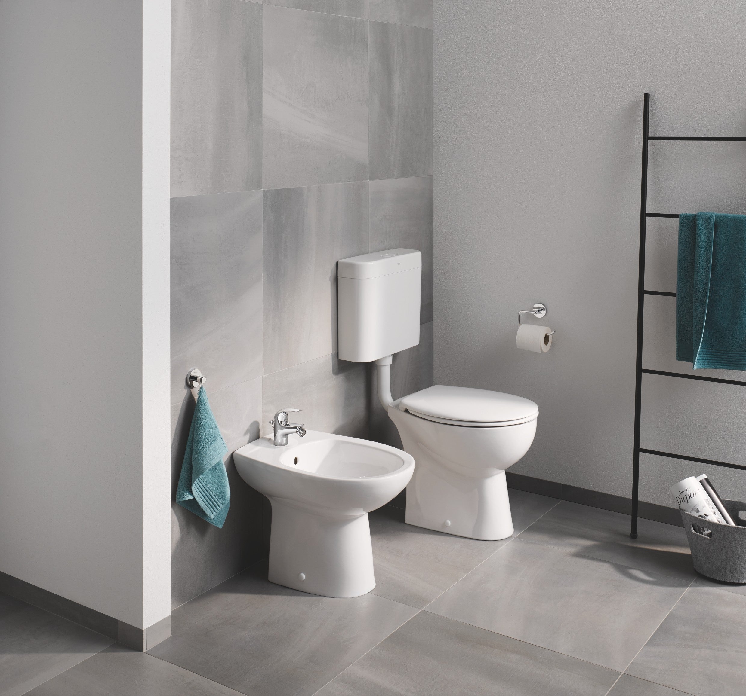 Стоящо биде Bau Ceramic - Grohe в модерна баня, онлайн магазин KERANOVA, без смесител и сифон