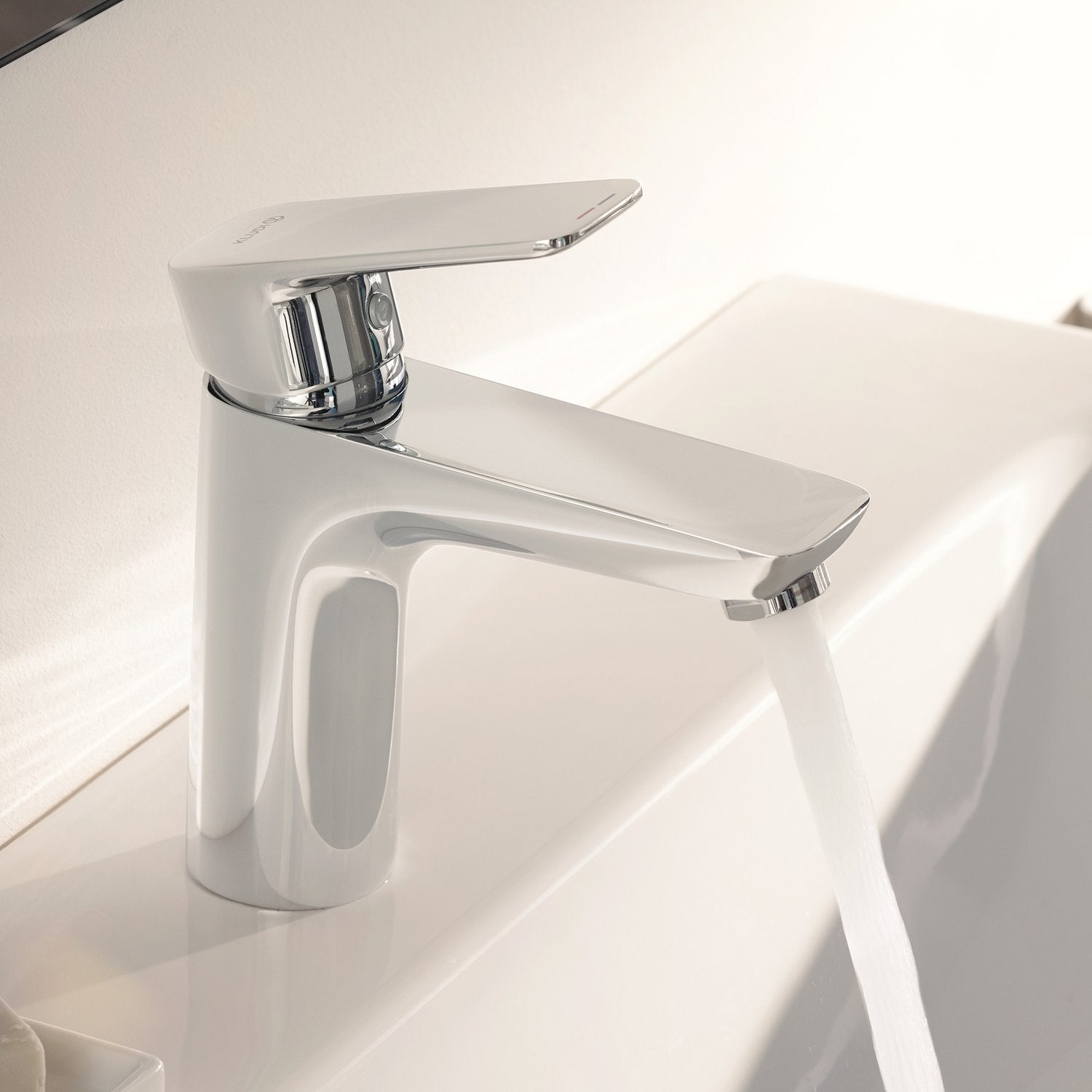 Смесител за мивка Kludi Pure&Style Chrome хром, масивна ръкохватка, дебит 7 л/мин, керамичен механизъм – онлайн магазин за бани KERANOVA