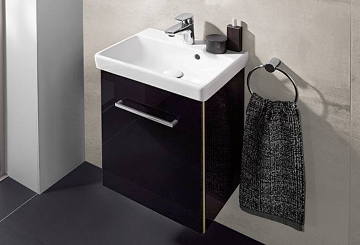 Мебелна мивка Avento 65x47 - Villeroy & Boch на стенен монтаж, санитарен порцелан, с отвор за смесител и преливник – KERANOVA