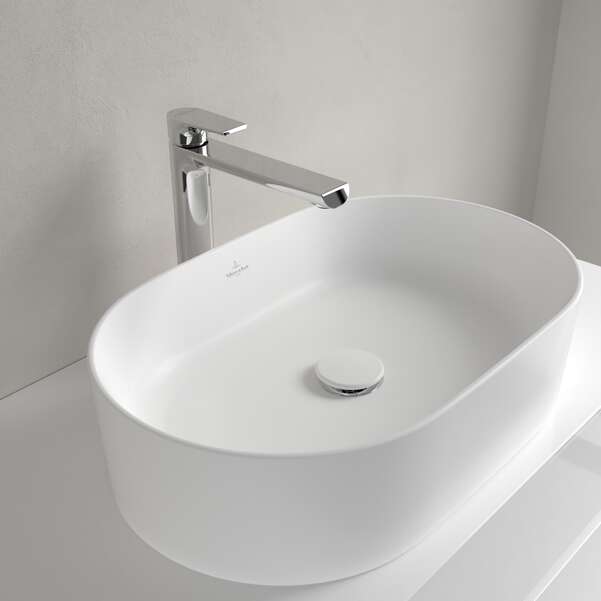 Collaro 56x36 Stone White Villeroy & Boch - бял мат с хромирана смесителна батерия в модерен дизайн.