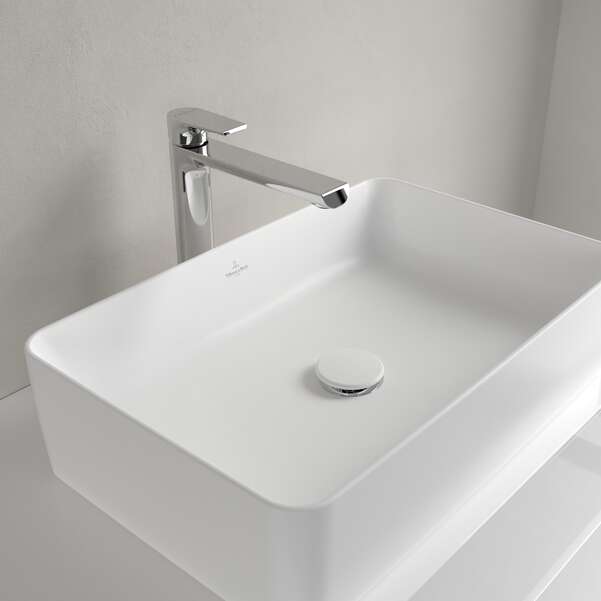 Collaro Stone White 56x36 Villeroy & Boch - бял мат мивка с хромирана смесителна батерия.