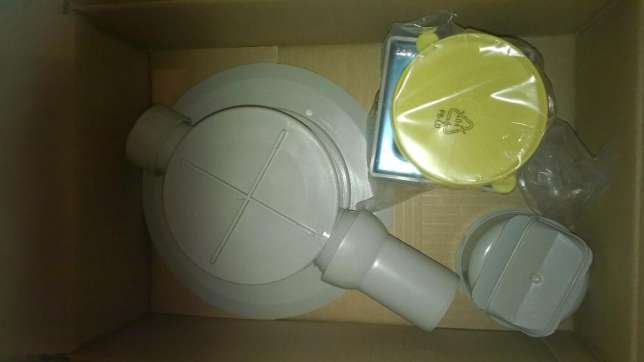 Подов сифон Advantix 583 217 - немски подов сифон с воден затвор, хидроизолационен фланец, клапа и решетка от неръждаема стомана за KERANOVA