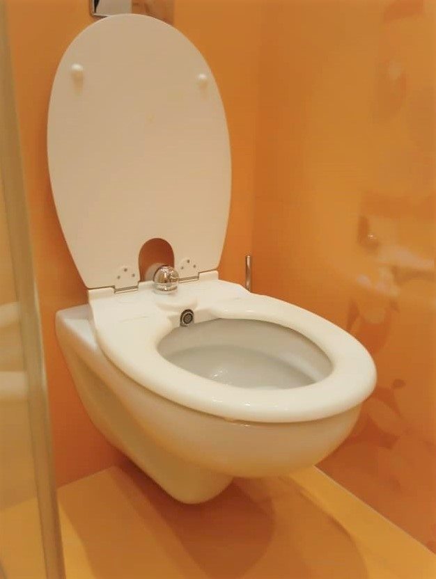 Дъска биде с вграден смесител за топла и студена вода, италианско производство - онлайн магазин KERANOVA