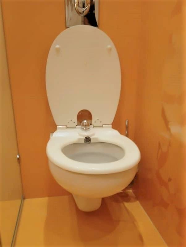 Дъска биде за тоалетна чиния с вграден смесител, италианско производство, регулируема напред-назад, онлайн магазин за бани KERANOVA