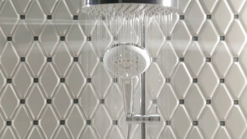 Alt Tag: Баня Abisso 29.8x74.8 бели гланцови ректфицирани стенни плочки ретро модерен стил - онлайн магазин за обзавеждане KERANOVA