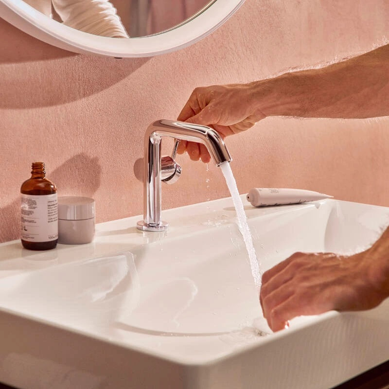 Смесител за мивка Axor Tecturis S 110 Fine в модерна баня, хромирана повърхност, CoolStart и EcoSmart+ поток 4 l/min