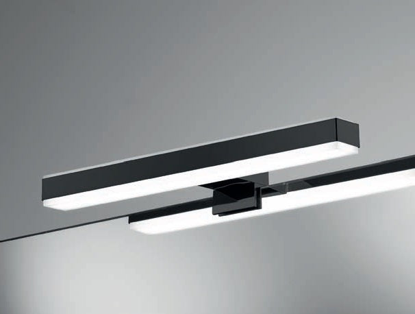 LED аплик 7662 Black – матов черен LED аплик за огледало 8W, 880 лумена, 5200K, размер 31x9x4.5 см, IP44 – KERANOVA онлайн магазин