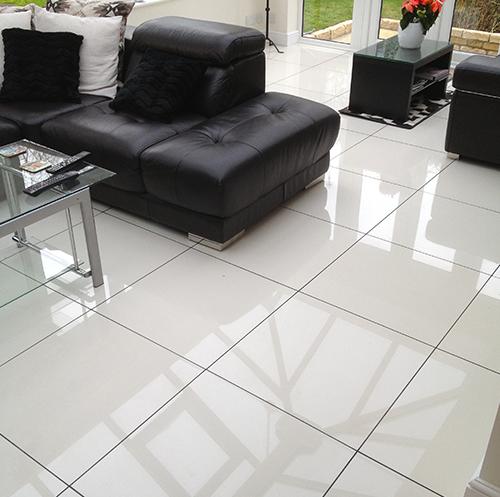 Absolute Blanc 60x60 - Biba Ceramica полиран снежно бял гранитогрес 60x60 в модерен хол | онлайн магазин за обзавеждане за бани KERANOVA