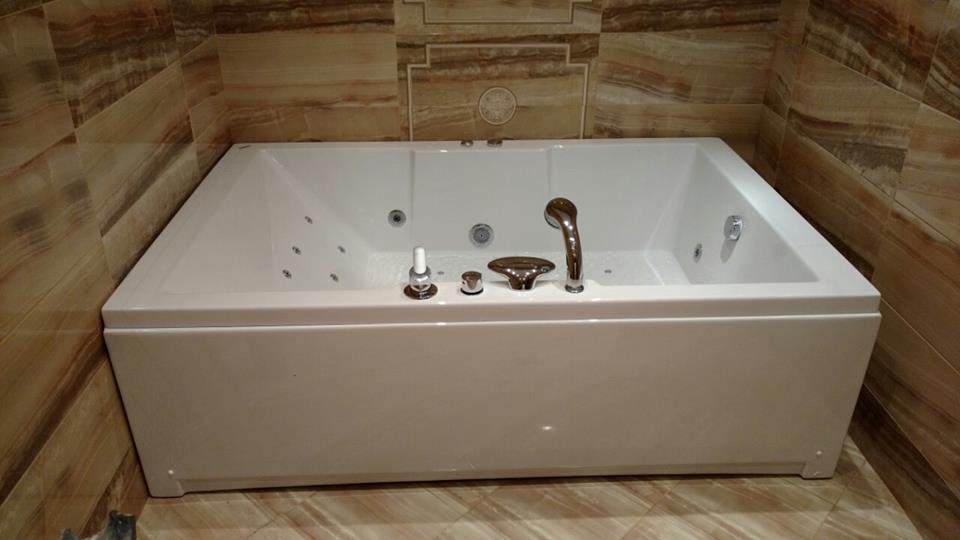 Хидромасажна вана Atina 180x120 см. бяла правоъгълна вана със тесни бордове, PMMA/ABS/GRP конструкция, за онлайн магазин KERANOVA