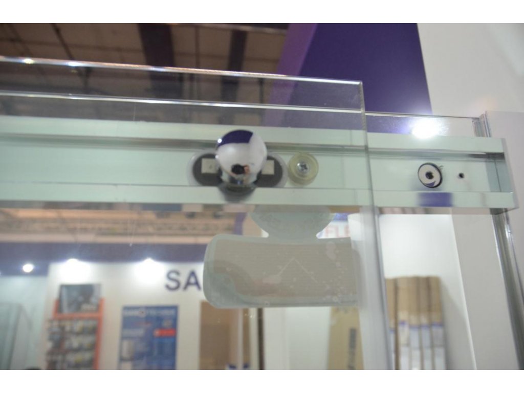 Душ кабина Elegance 90х100 см. – детайл плъзгаща система с 6 мм прозрачно темперирано стъкло, хромиран профил | KERANOVA онлайн магазин