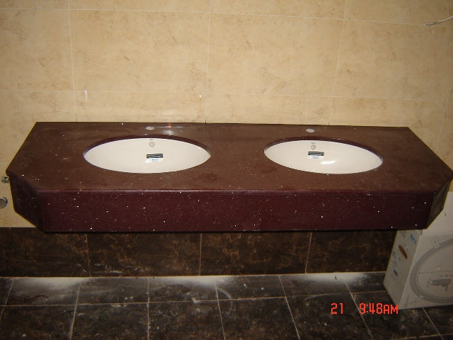 Плотове от технически камък двоен конзолен плот за баня с две мивки, онлайн магазин за обзавеждане за бани KERANOVA