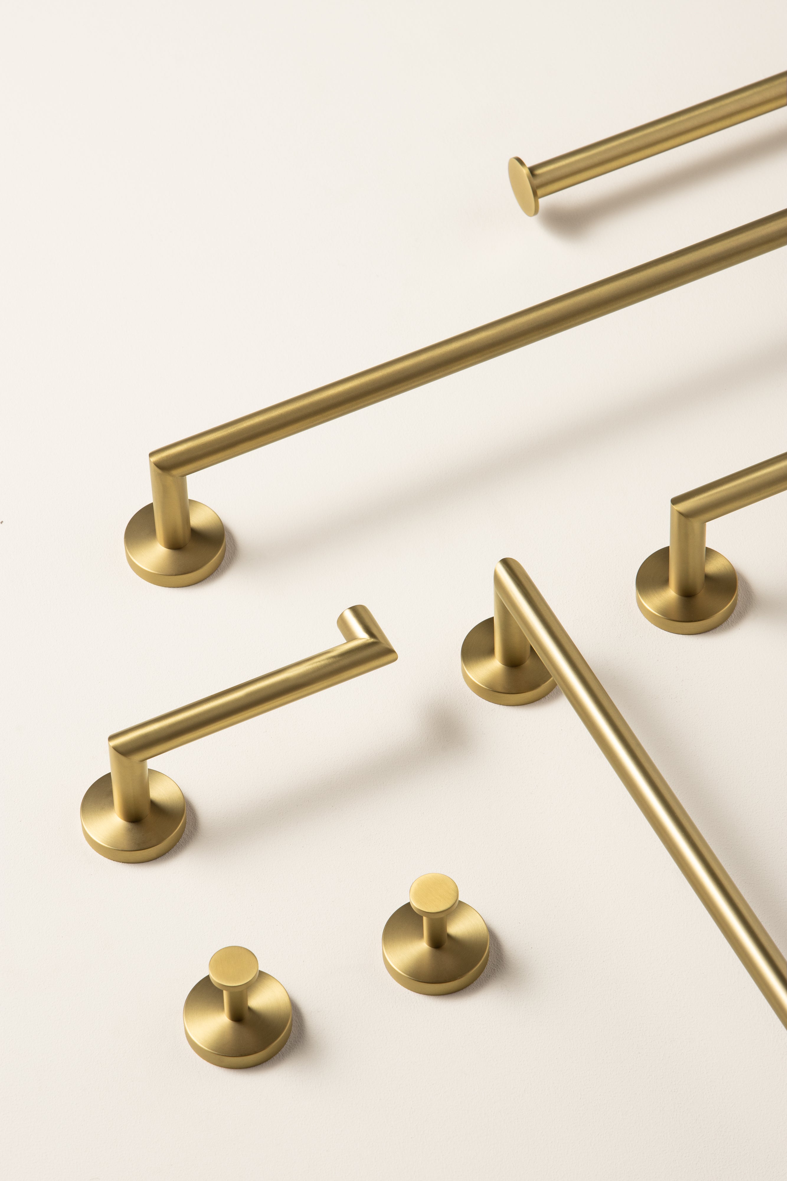 Серия ECO 6500 - Brushed Gold луксозни PVD драскано злато аксесоари за баня, халки и закачалки, онлайн магазин KERANOVA