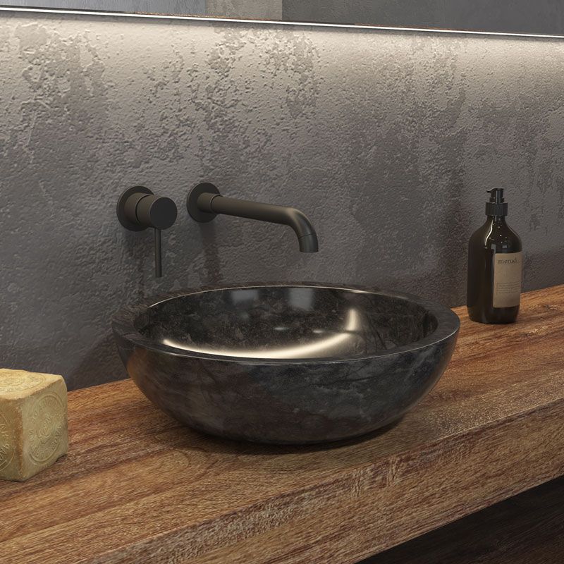 Каменна мивка Elena SBP Nero Ф40 см. в модерна баня на дървен плот, уникален естествен камък — онлайн магазин KERANOVA