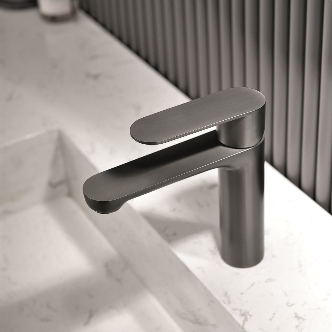 Стоящ смесител за мивка Venice ICF 11320GG - Gun Grey с PVD покритие, керамичен механизъм и аератор Neopearl от KERANOVA