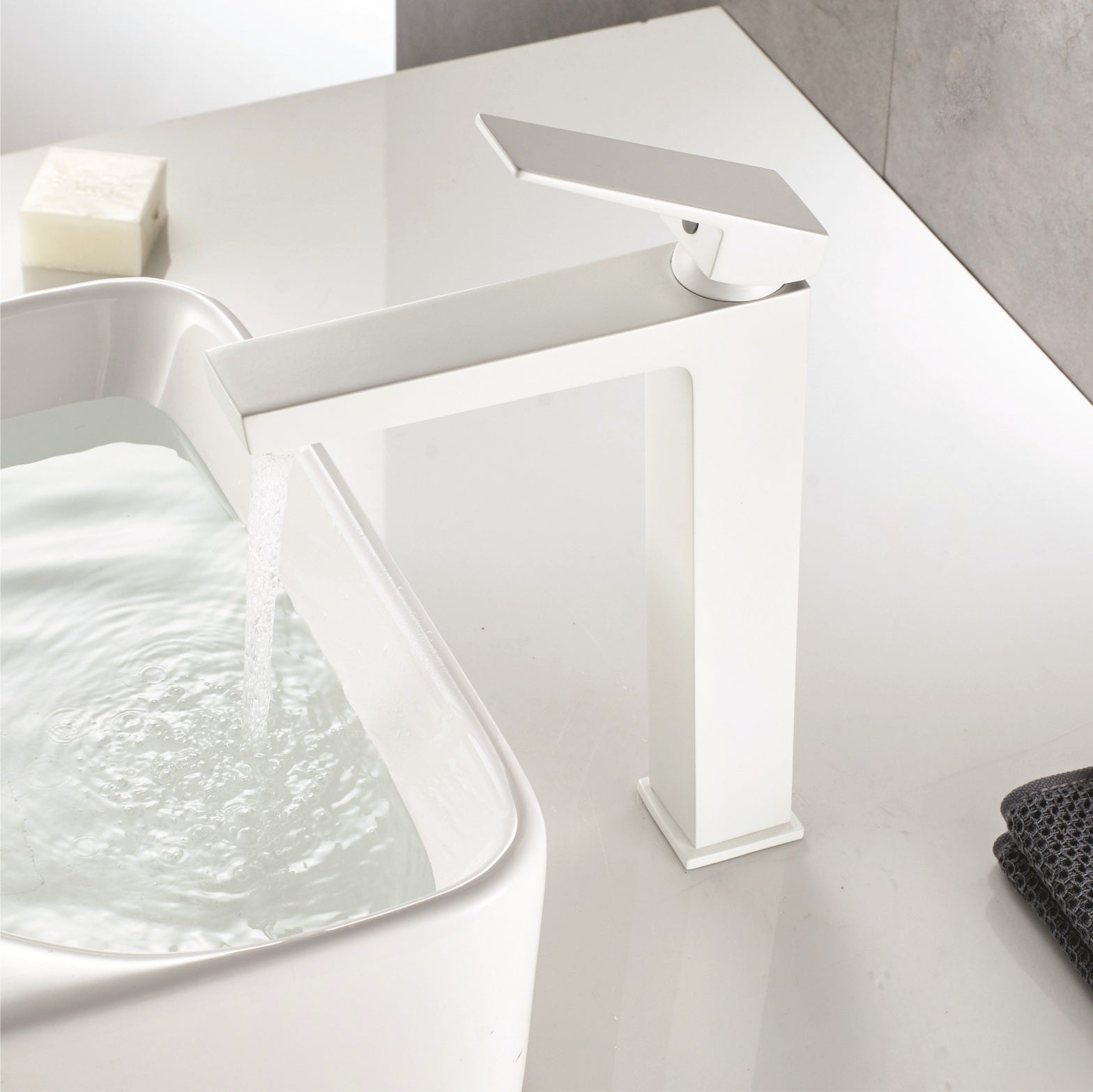 Висок смесител за мивка Elinor Matt White бял мат за купа, керамичен Sedal 35 мм, аератор Neopearl, онлайн магазин KERANOVA