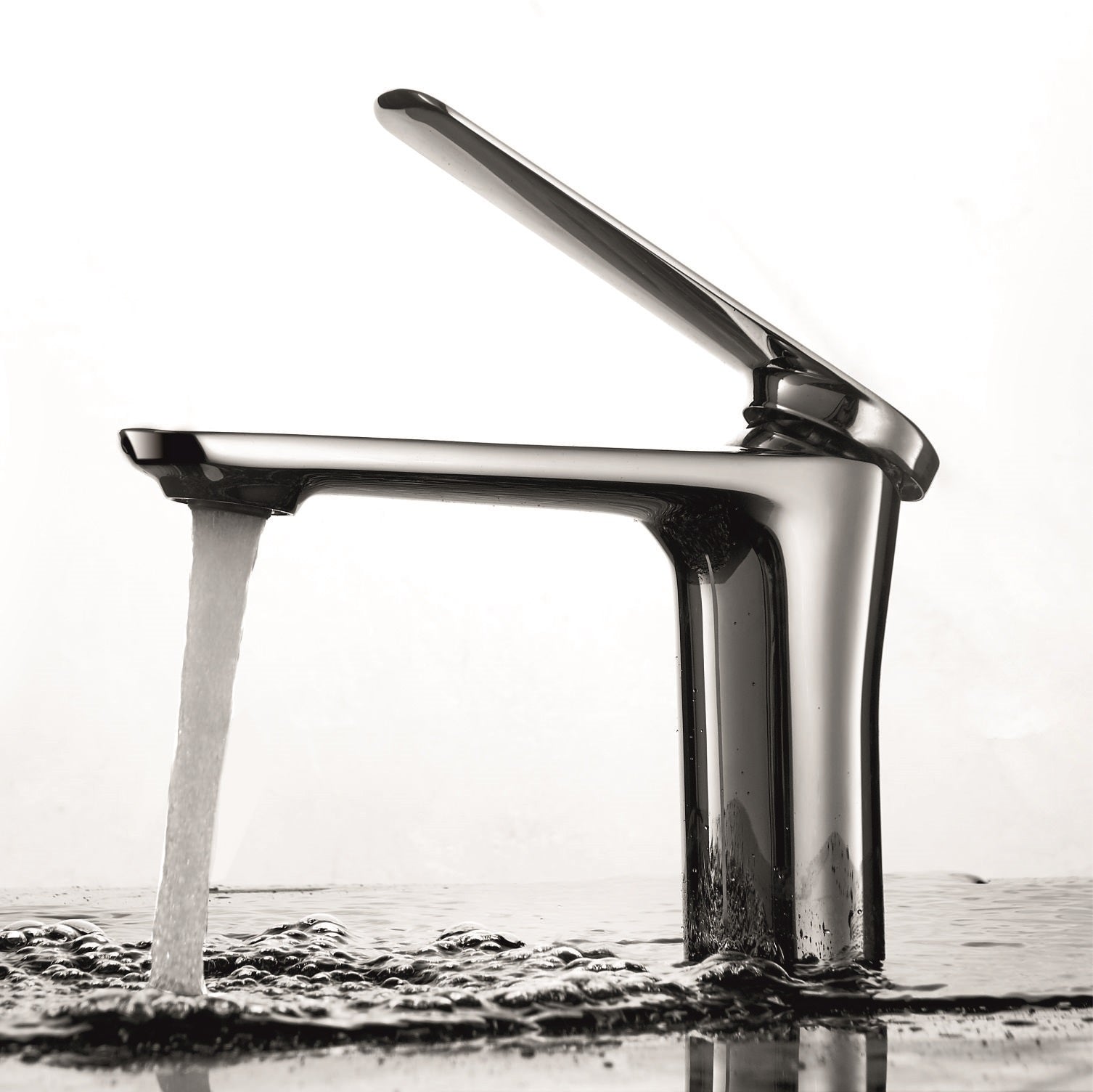 Стоящ смесител за мивка Erin от KERANOVA, хромиран смесител за мивка с течаща вода, ICF 1496596, Произход Китай