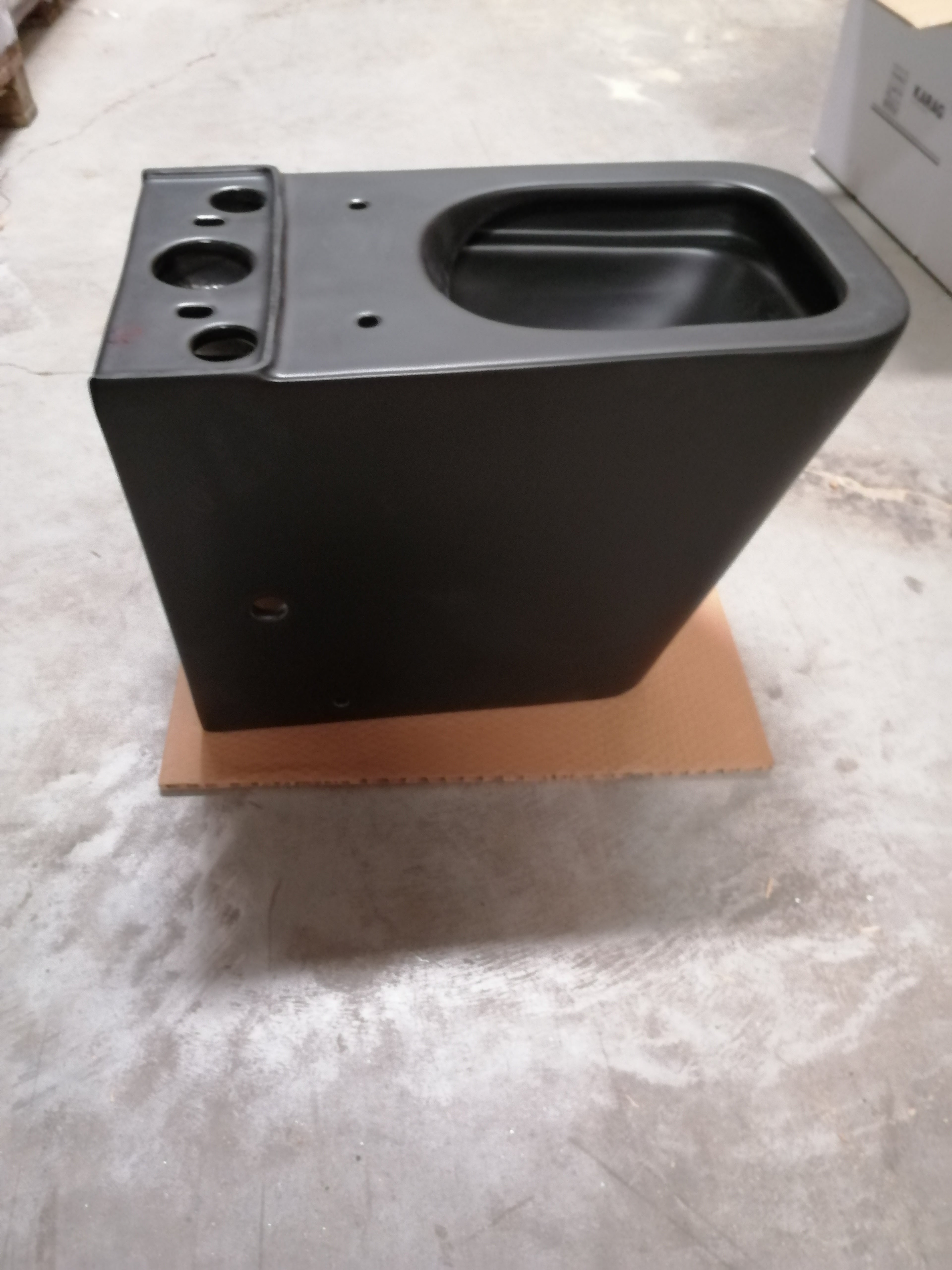 Моноблок IOS Rimless - черен мат тоалетна чиния моноблок с ультра тънка седалка, rimless технология, универсално оттичане - KERANOVA онлайн магазин