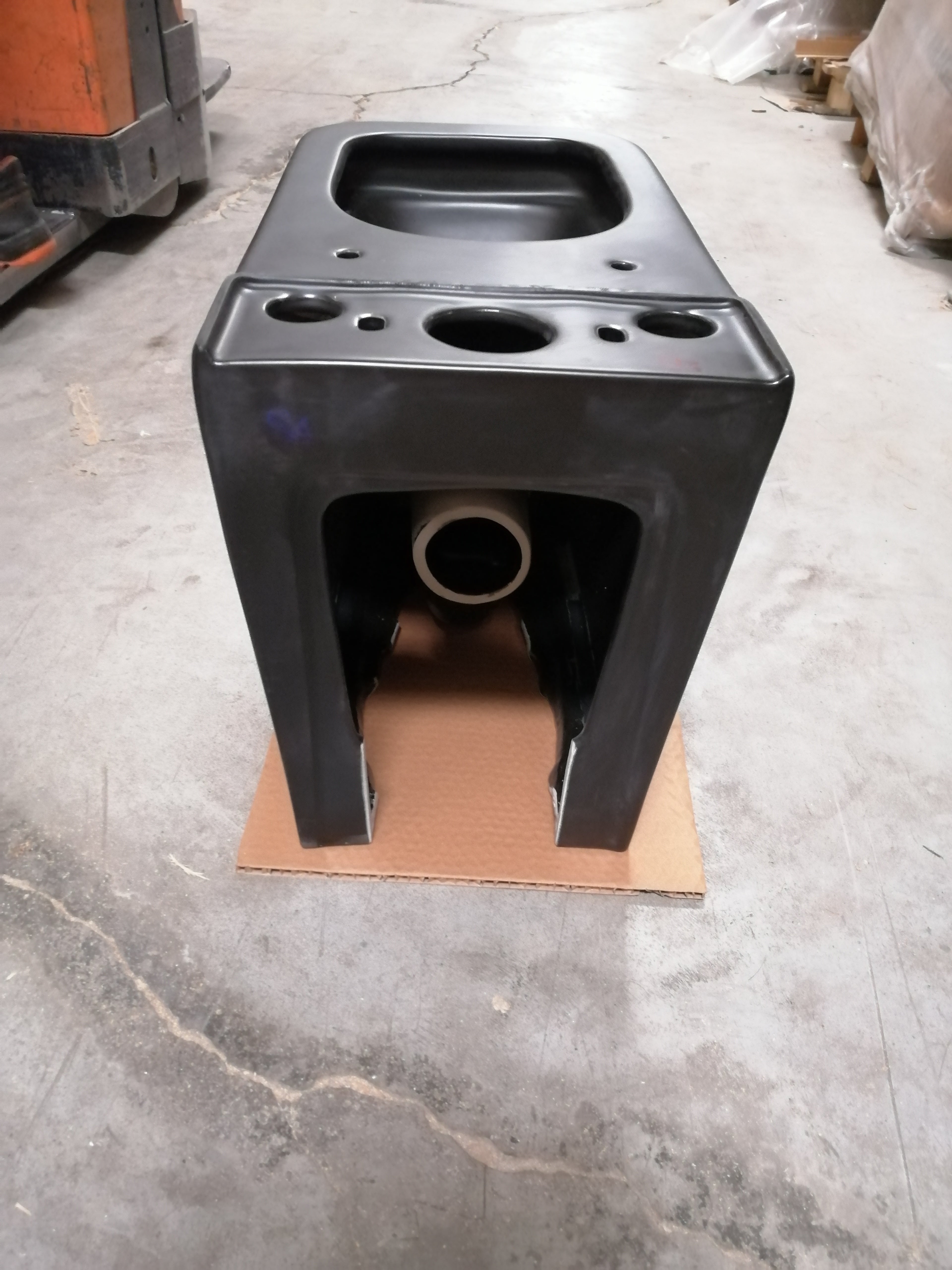 Моноблок IOS Rimless - черен мат тоалетна чиния моноблок без ръб, ултра тънка седалка със забавено падане - KERANOVA онлайн магазин