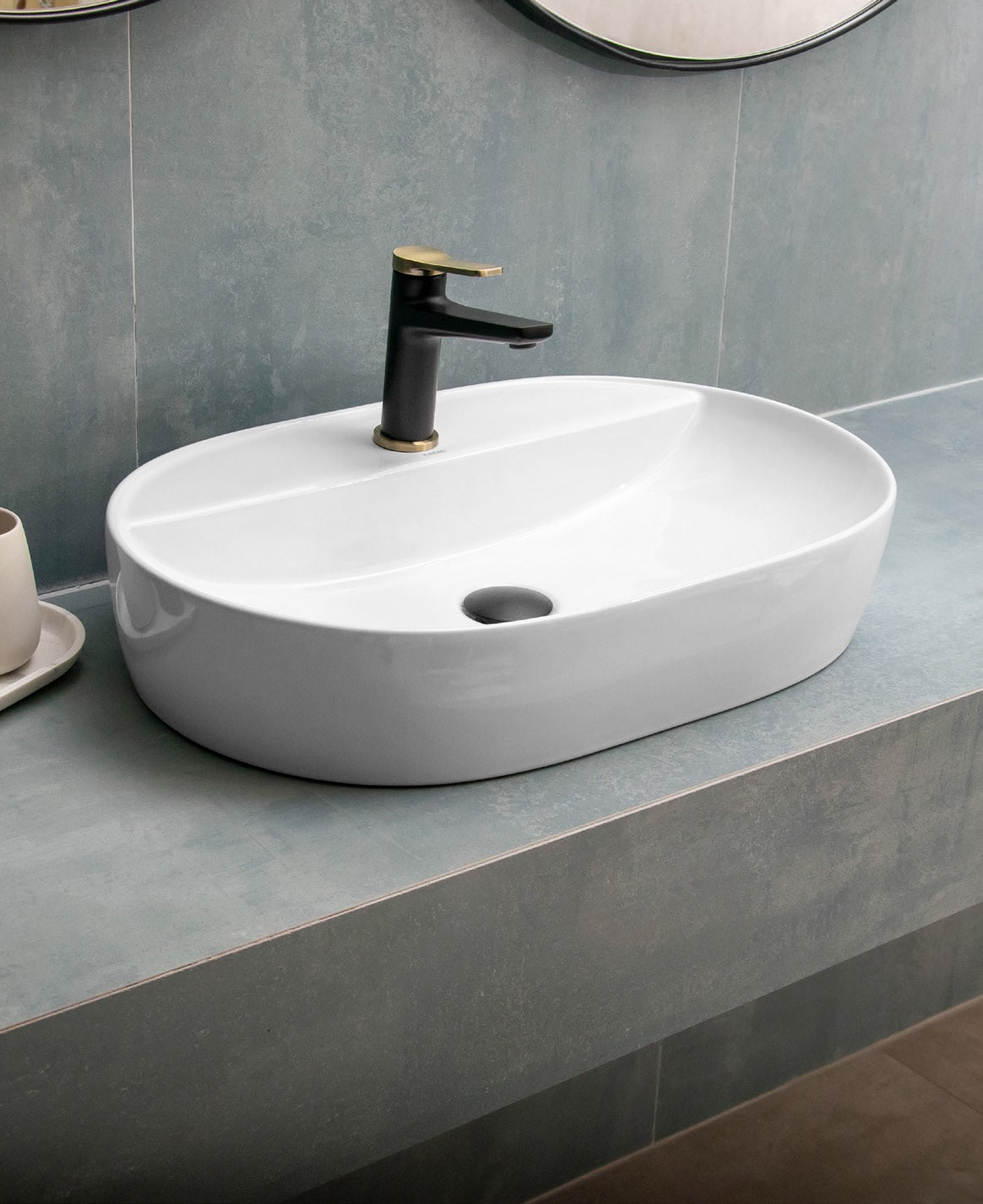 LT 2203 61х40 см. Овална бяла мивка за монтаж върху плот, височина 12 см — онлайн магазин за обзавеждане за бани KERANOVA