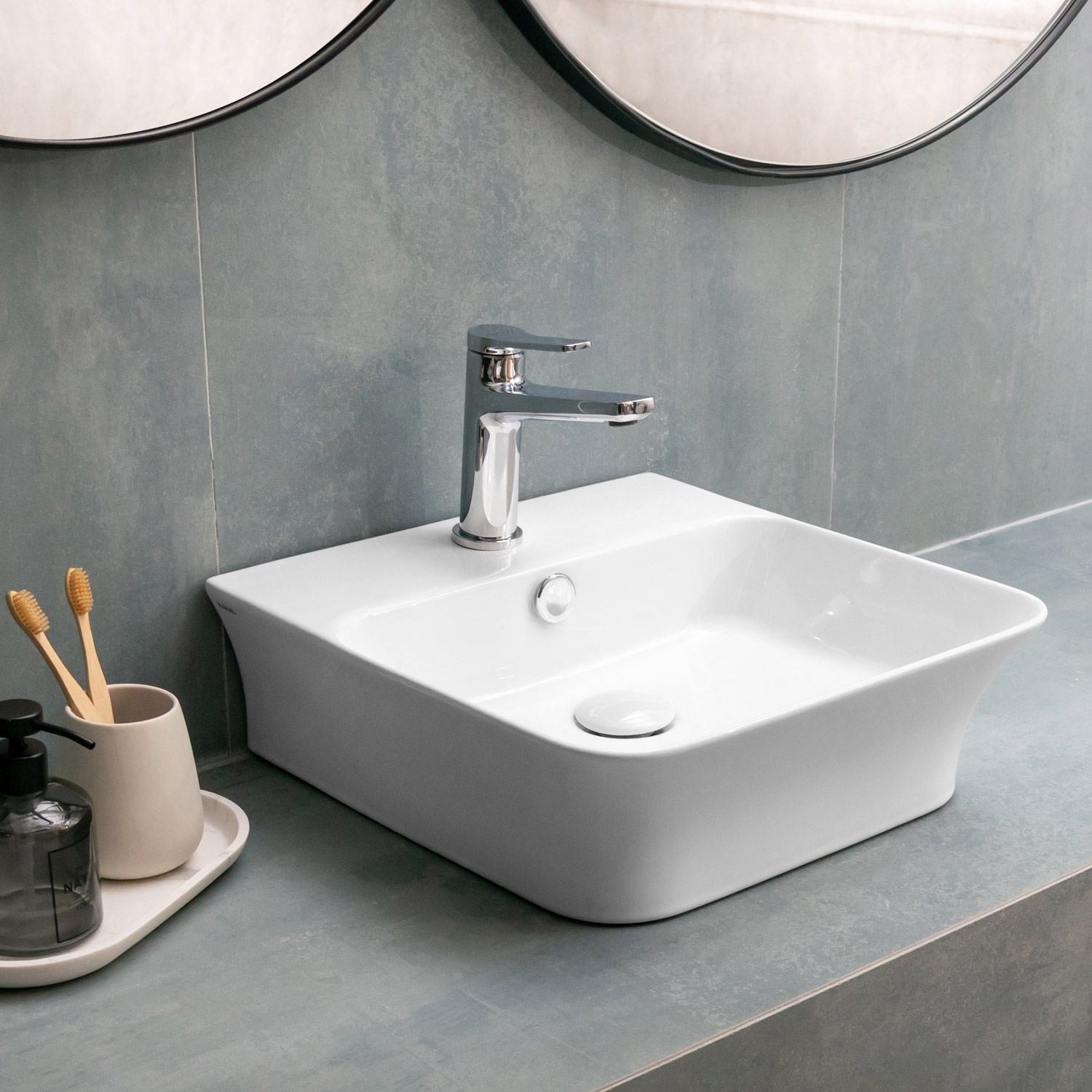 LT 2257 41x41,5 см. Мивка за монтаж върху плот от Гърция – онлайн магазин за обзавеждане за бани KERANOVA