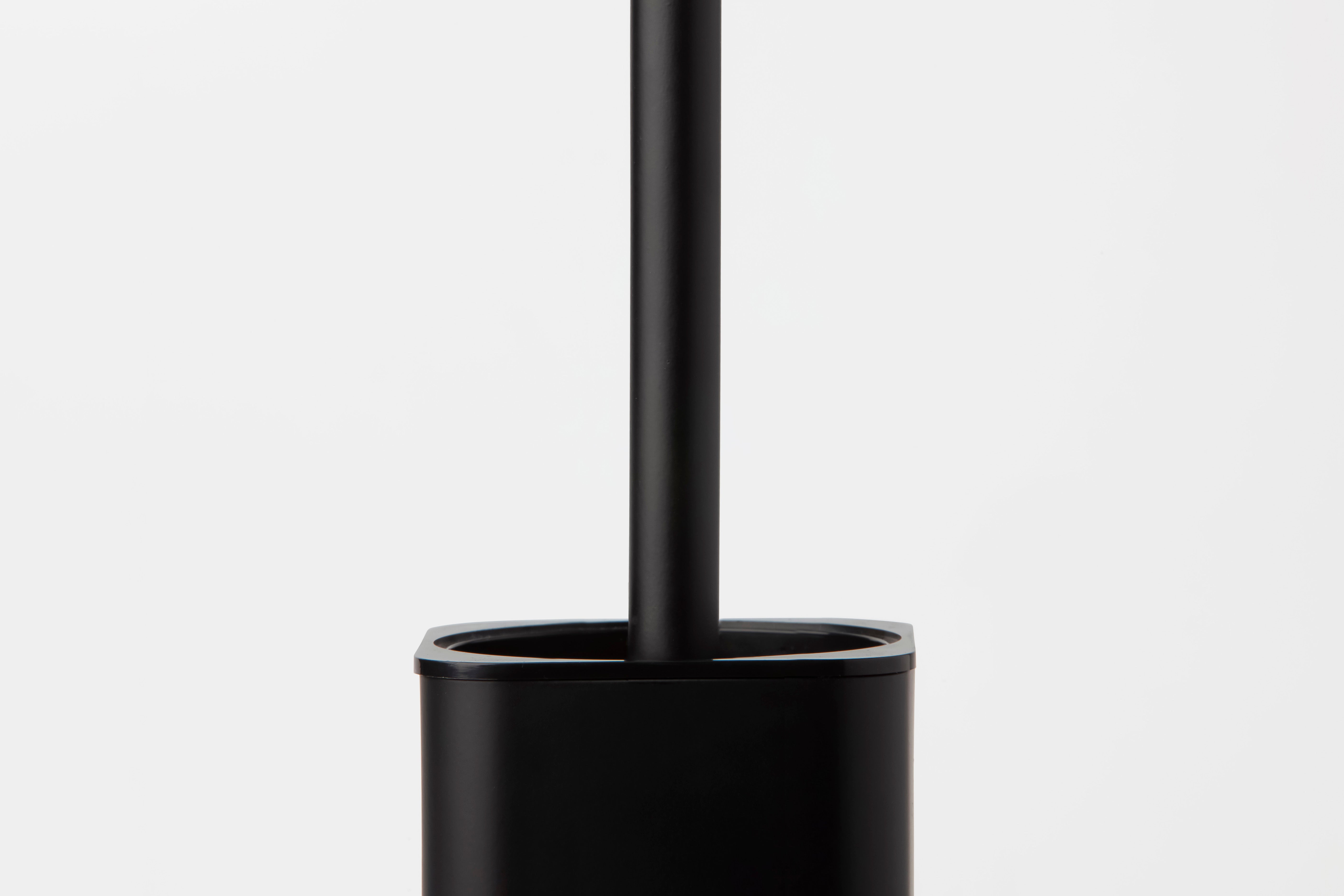 Серия SLIM - Matt Black тоалетна четка в матово черно, аксесоар за баня от онлайн магазин KERANOVA