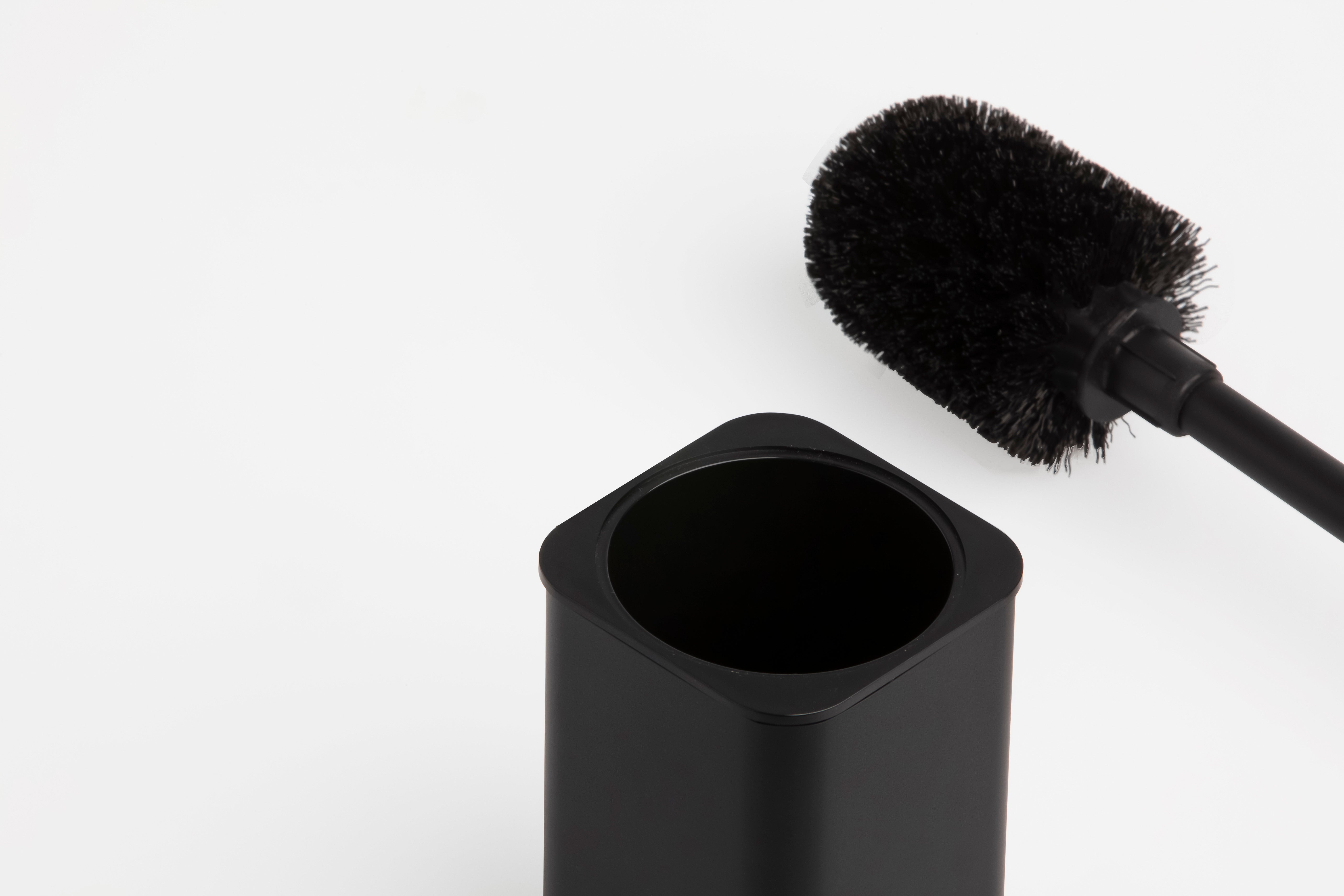 Серия SLIM - Matt Black тоалетна четка с държач, луксозен аксесоар за баня от KERANOVA, матов черен дизайн