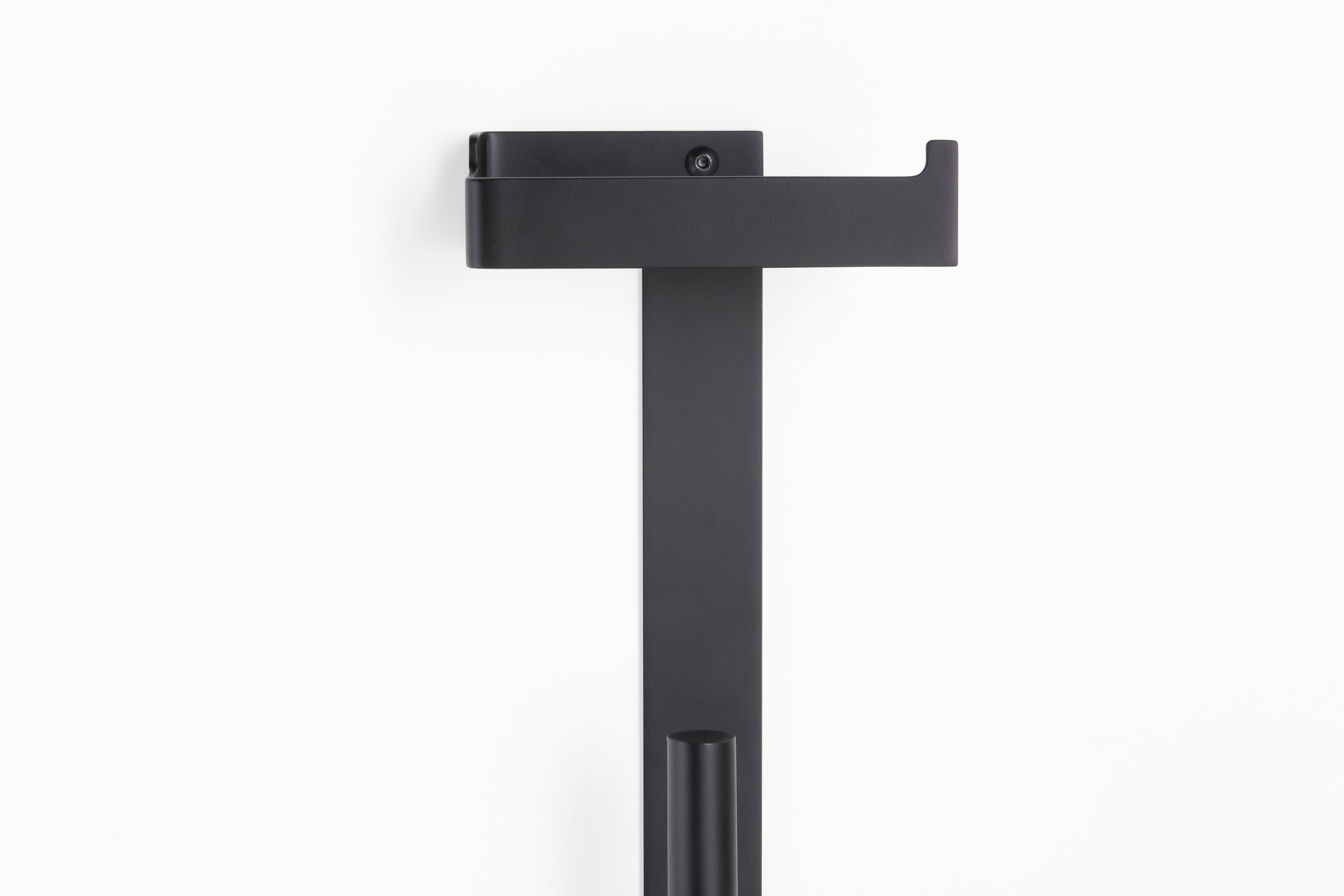 Серия SLIM - Matt Black стойка за тоалетна хартия без капак, луксозен матов черен аксесоар за баня KERANOVA