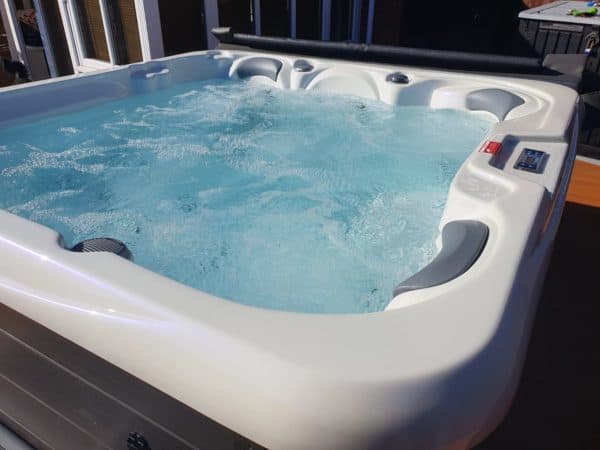 Plug and Play 3 200x200 см. бяло градинско джакузи Plug & Play 3 200x200 см. - KERANOVA онлайн магазин