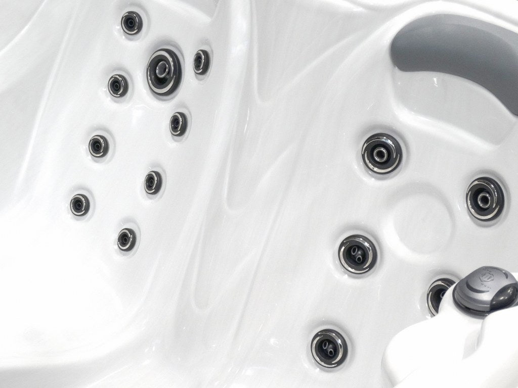 Plug and Play 4 216x160 см. - детайл на джакузи с масажни дюзи, онлайн магазин KERANOVA