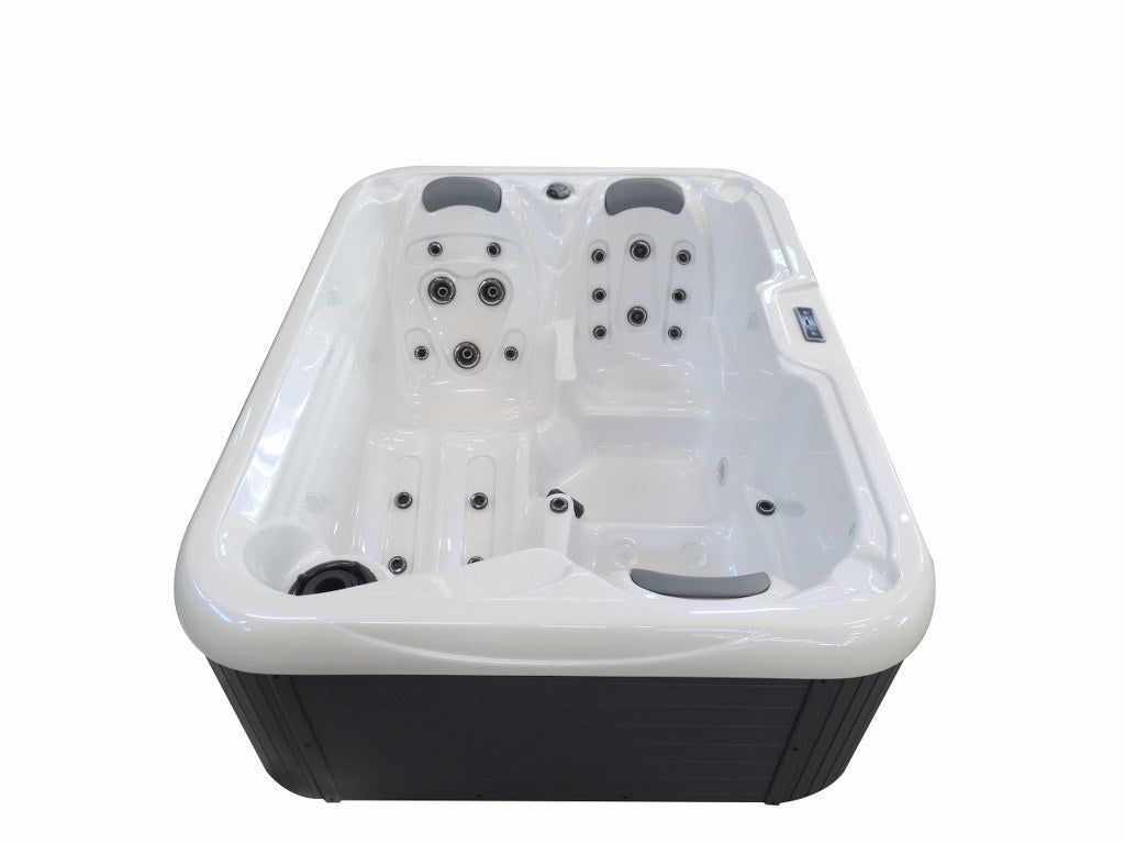 Plug and Play 5 216x160 см. бяла градинска вана джакузи с масажни дюзи за онлайн магазин KERANOVA