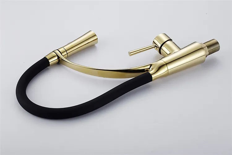 Кухненски смесител Gaspar Black Gold High - лъскаво златно PVD, черен гъвкав чучур, едноръкохватков модел за кухня KERANOVA