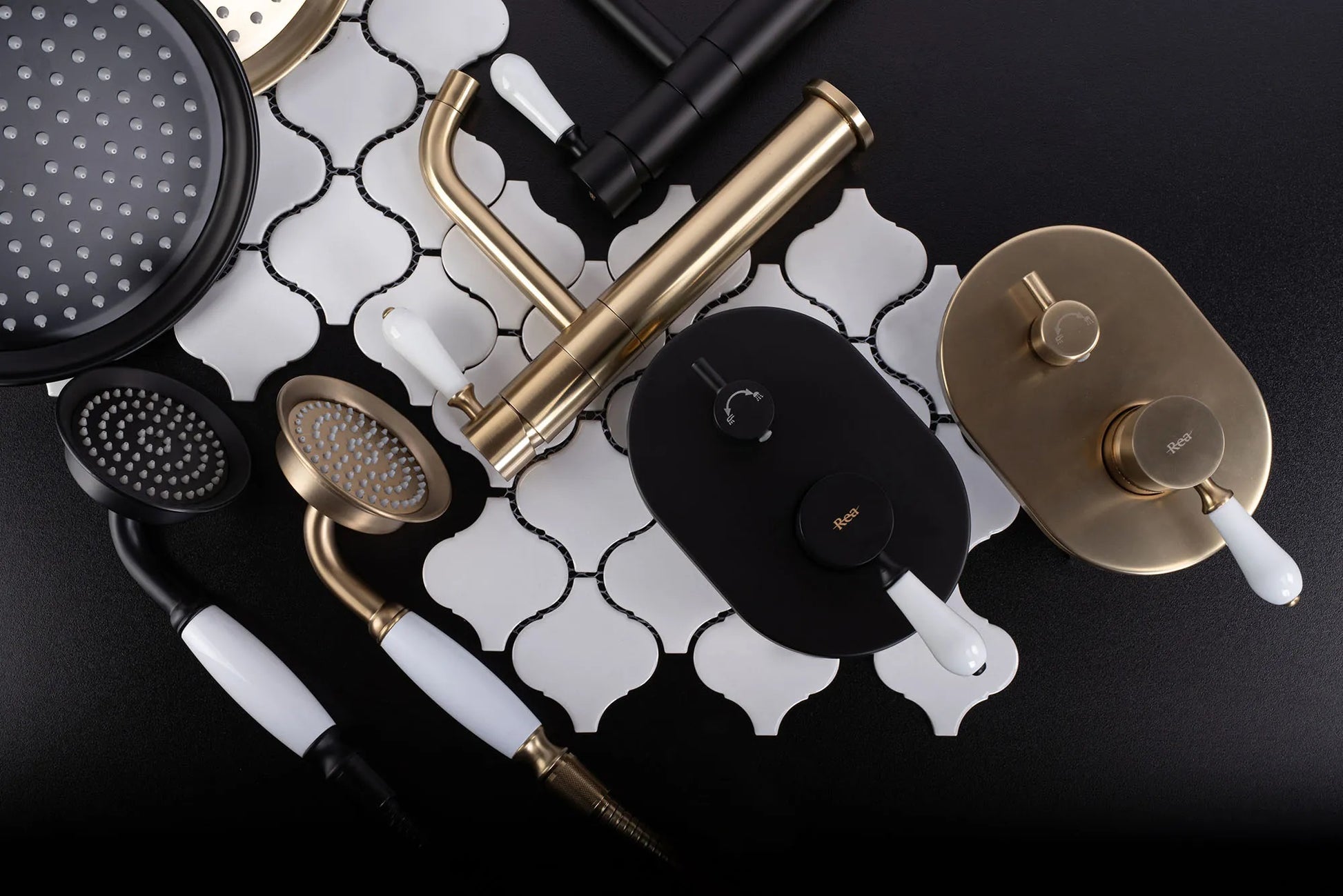 Смесител Serra Black Low - REA матово черен смесител за мивка с въртящ се чучур 13 см, класически дизайн, онлайн магазин KERANOVA