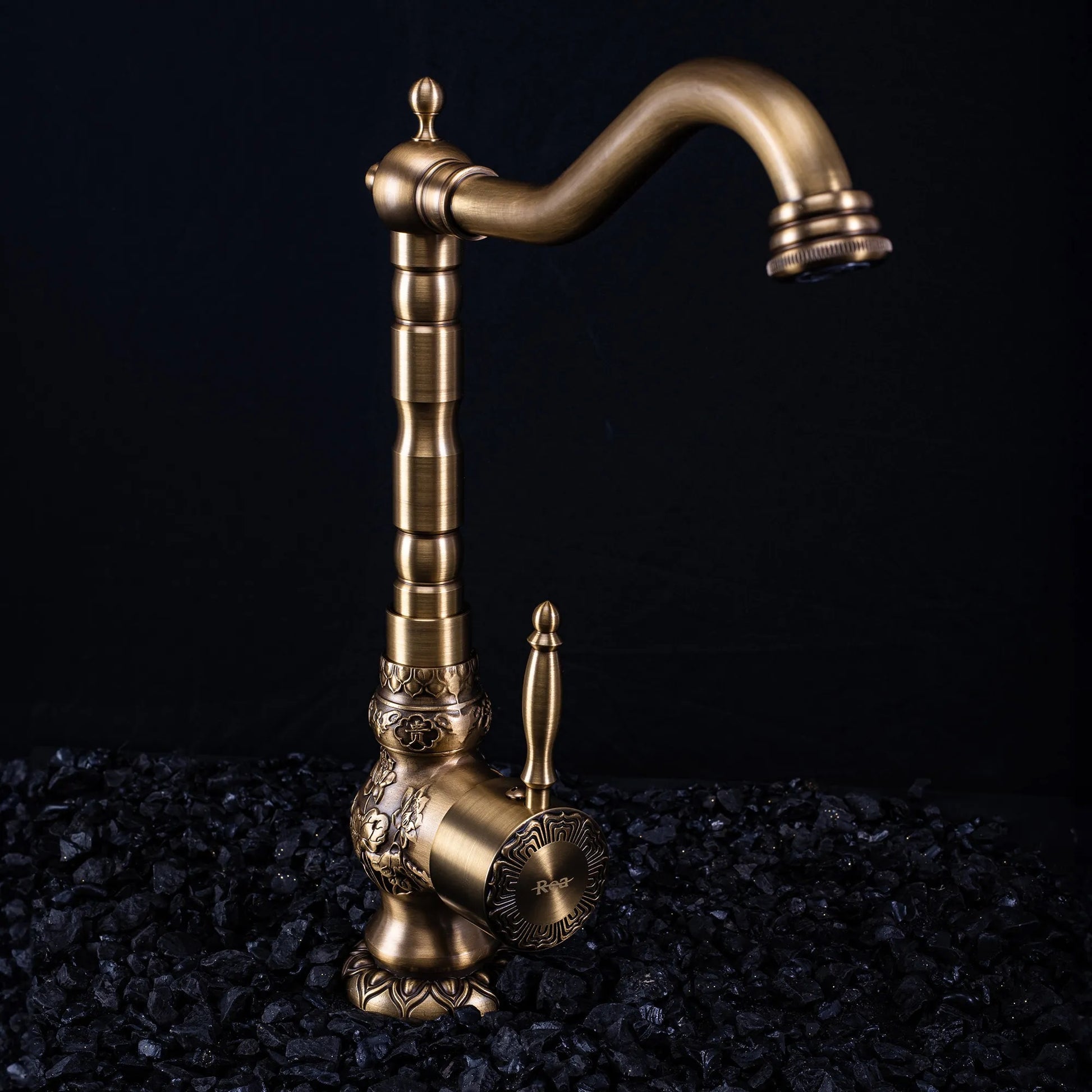 Кухненски смесител Venice Antique Bronze - едноръкохватков античен бронз, въртящ чучур, керамичен механизъм, онлайн магазин KERANOVA