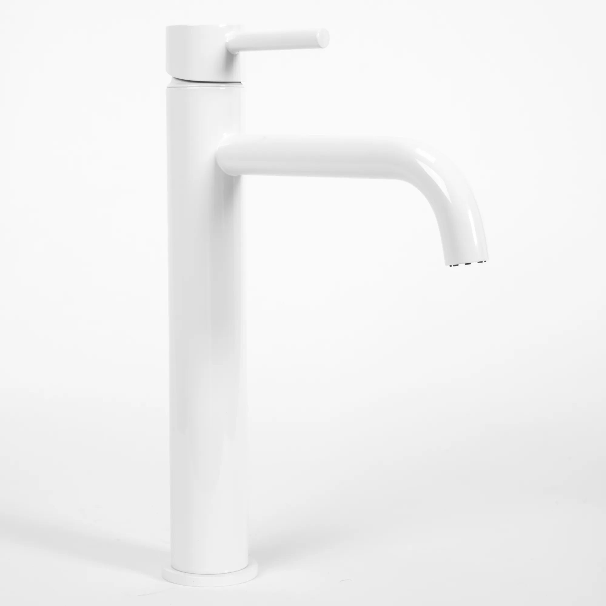 Висок смесител Lungo White High бял матов смесител за мивка купа, модерен квадратен дизайн, дължина чучура 14 см - KERANOVA