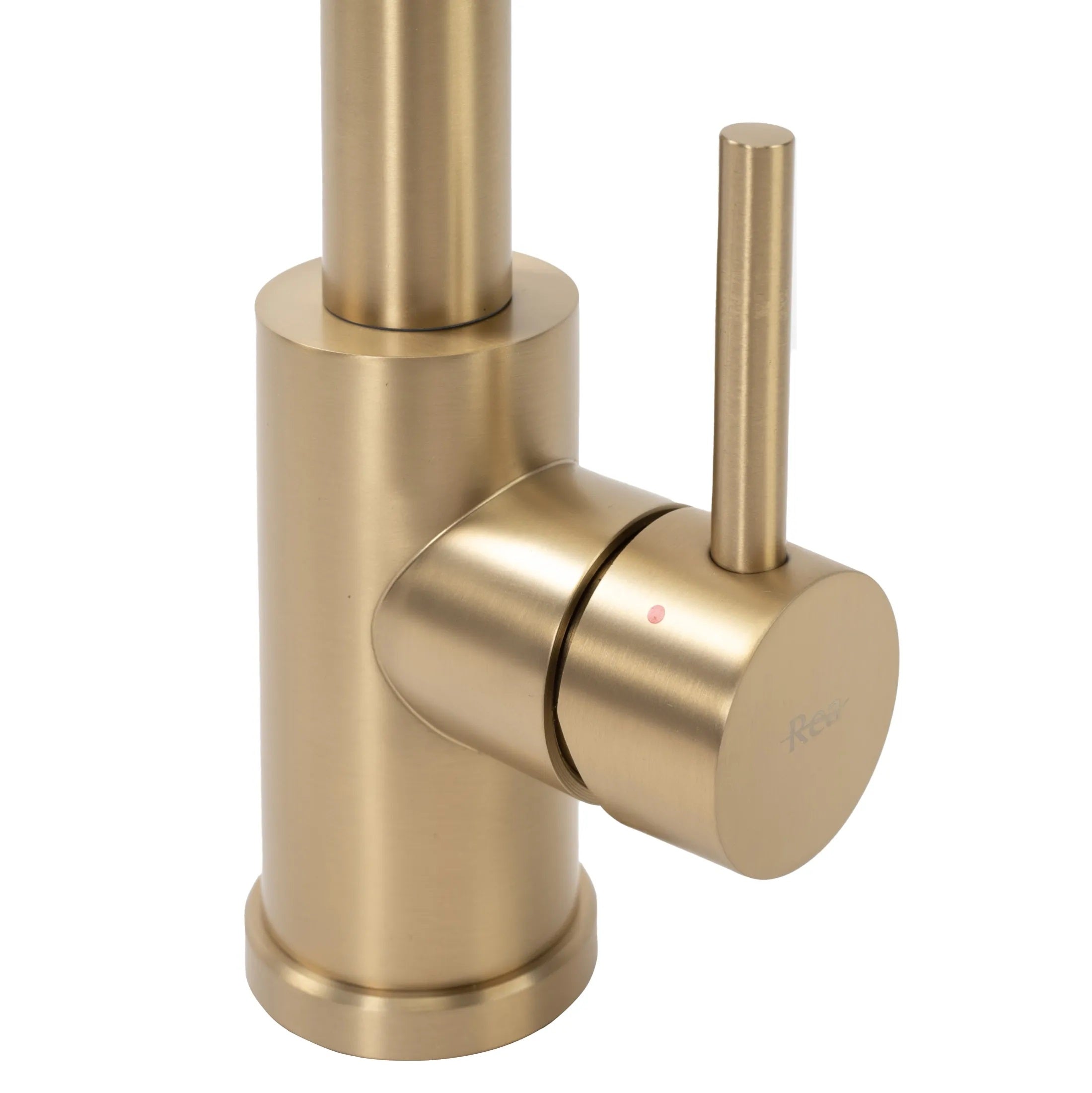 Кухненски смесител Colin Brush Gold - close-up на едноръкохватков матов златен смесител за кухня, PVD покритие, KERANOVA