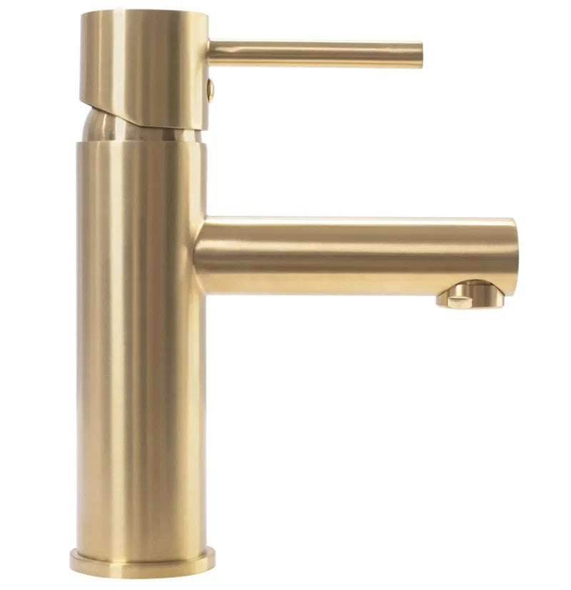 Смесител Tess Brushed Gold с модерен дизайн и керамичен затварящ механизъм.