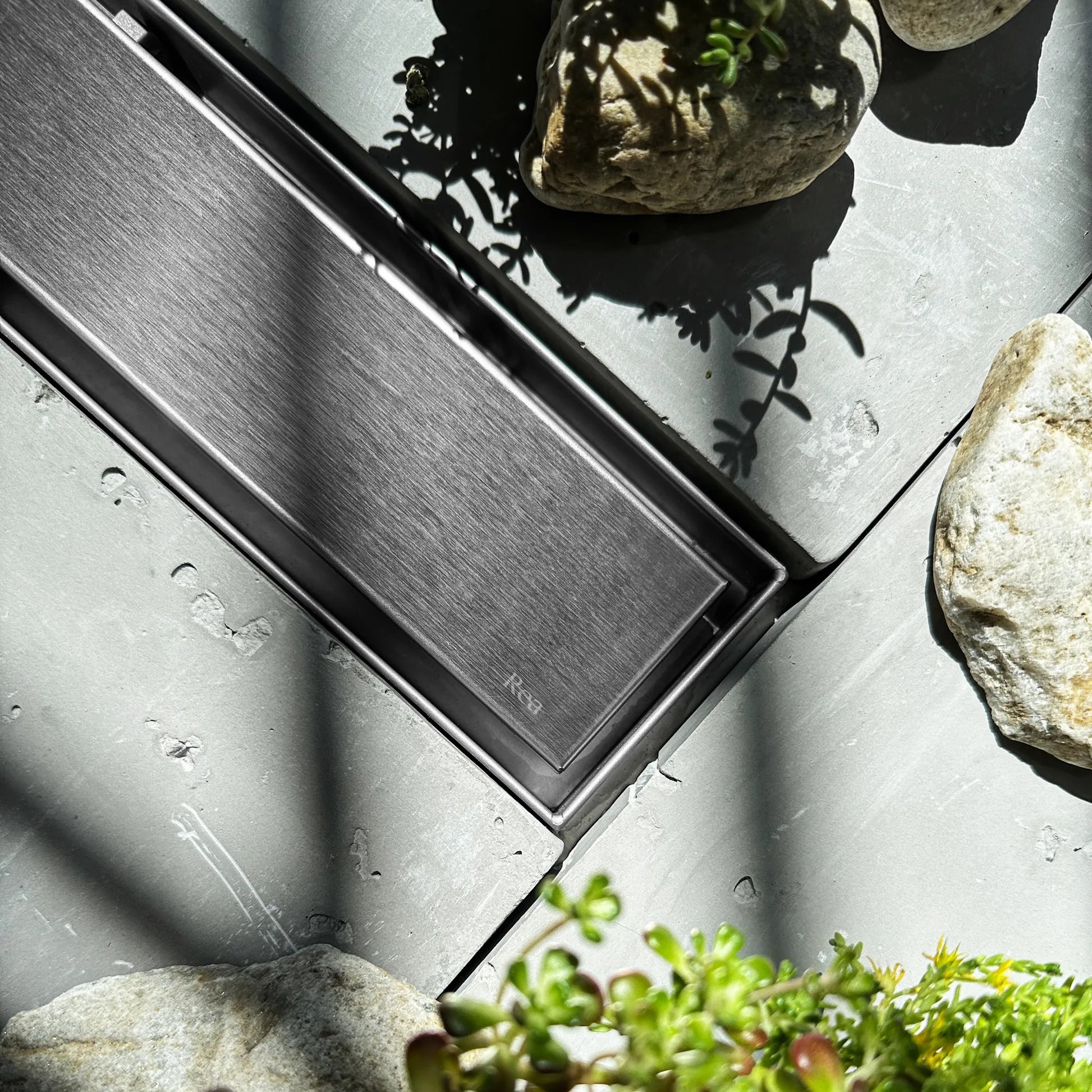 Neox Pro за плочка или плътна решетка 50,60,70,80,90 и 100 см. - линеен сифон Rea Neox Pro Nickel Brush, онлайн магазин KERANOVA