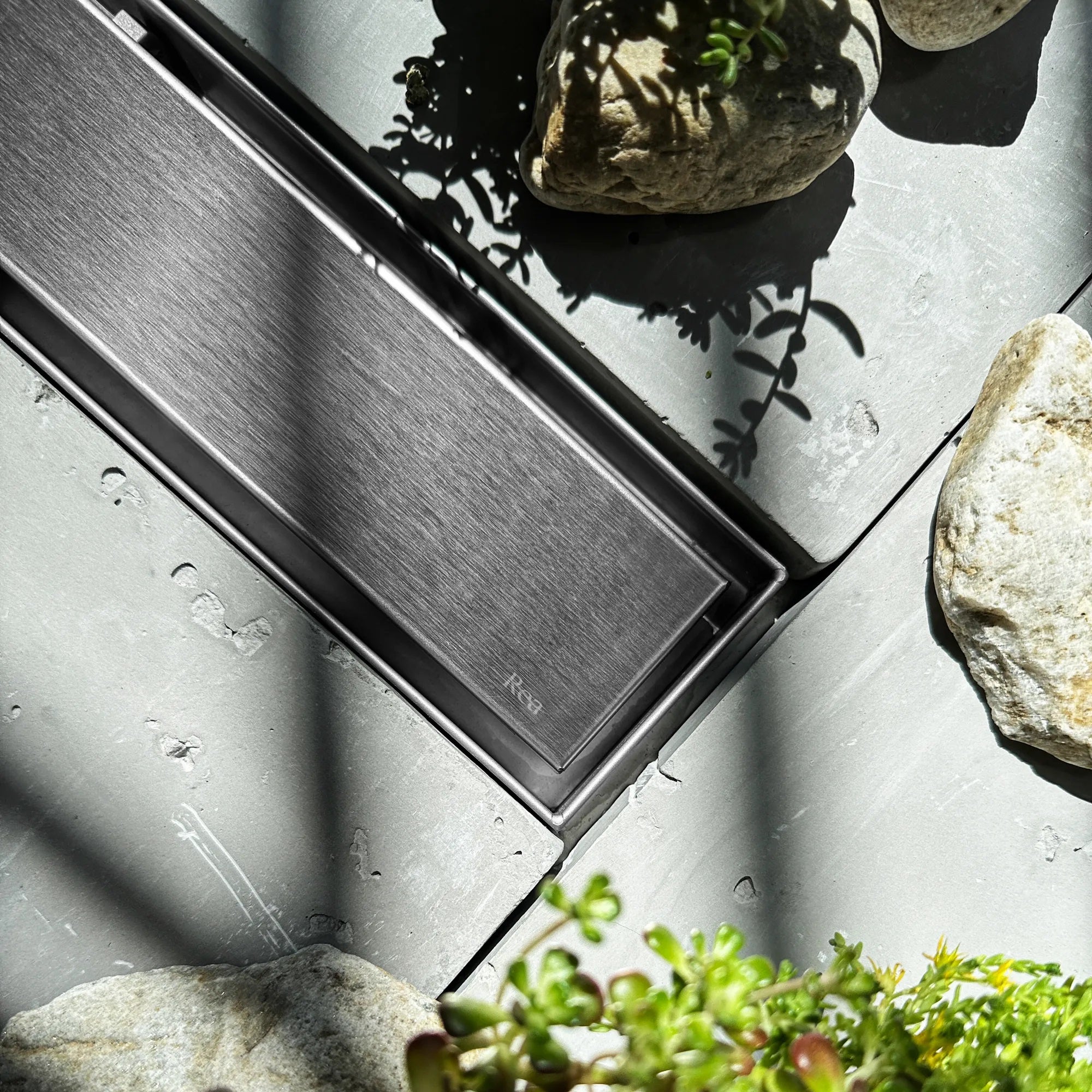 Neox Pro за плочка или плътна решетка 50,60,70,80,90 и 100 см. - линеен сифон Rea Neox Pro Nickel Brush, онлайн магазин KERANOVA