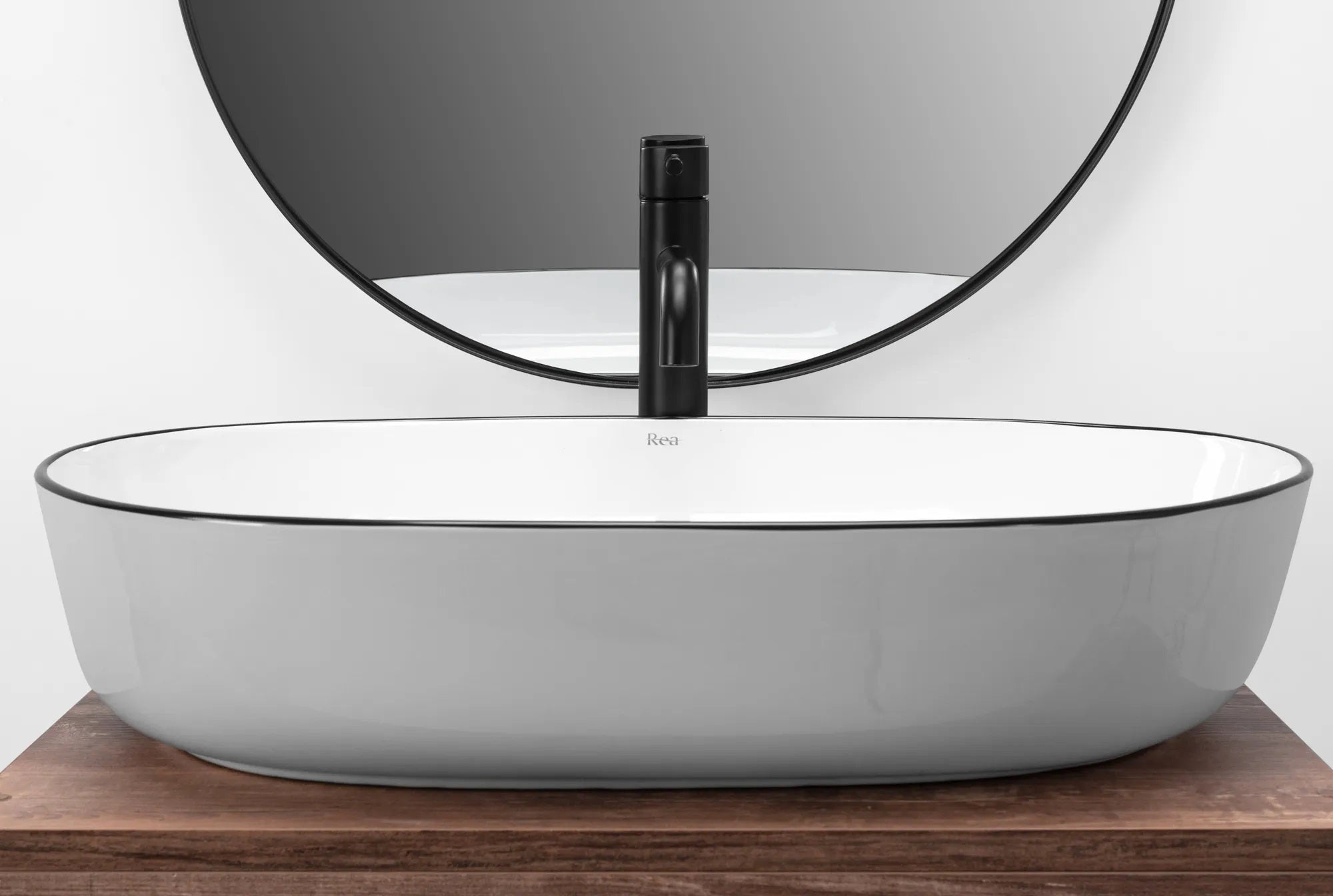 Умивалник за плот Cleo White Black Edge 60х41 см. — снежнобяла порцеланова мивка с черен кант за монтаж върху плот, онлайн магазин KERANOVA