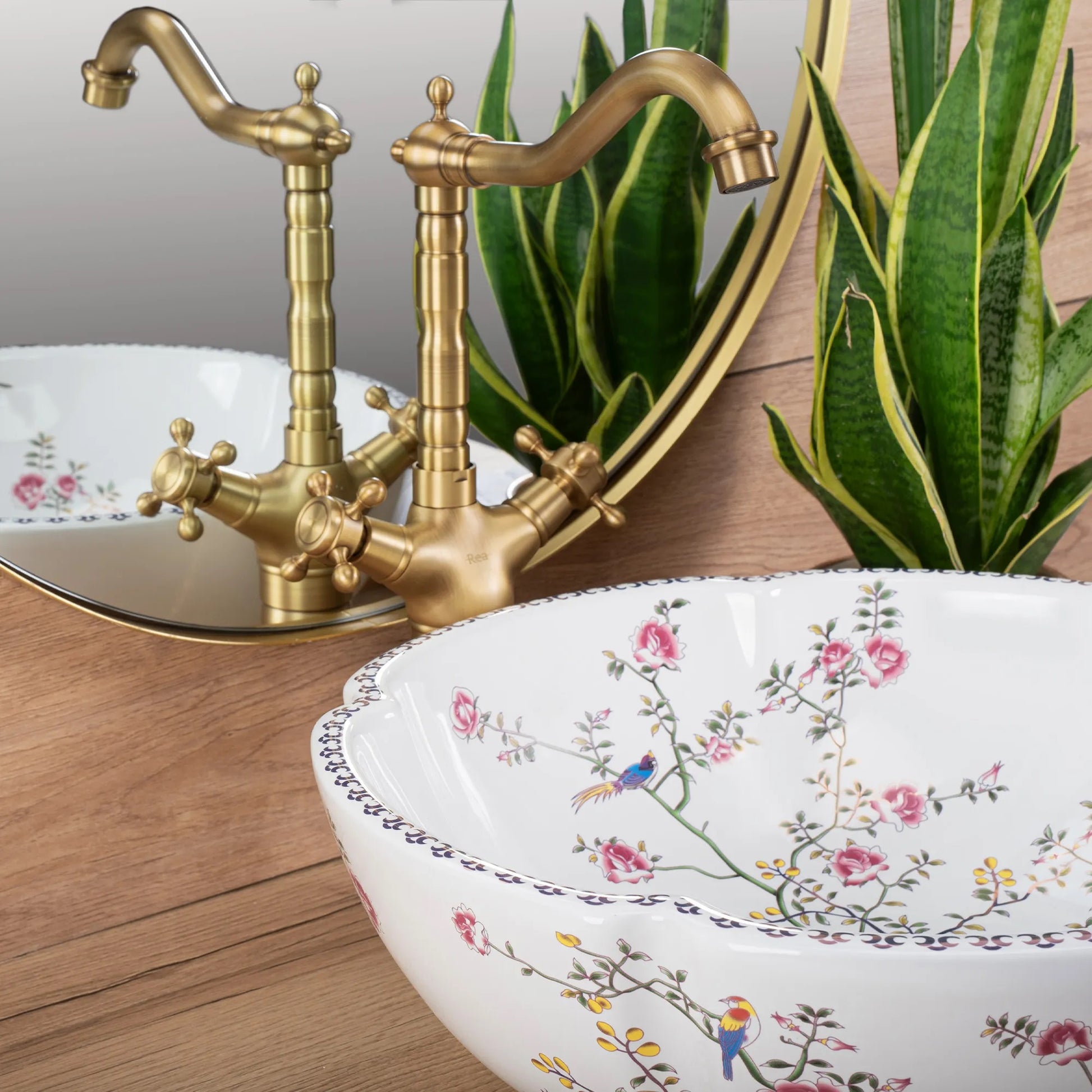 Умивалник за плот Felicia Ф42,5 см. дизайнерски порцеланов умивалник с цветя и птици на плот, онлайн магазин за обзавеждане за бани KERANOVA