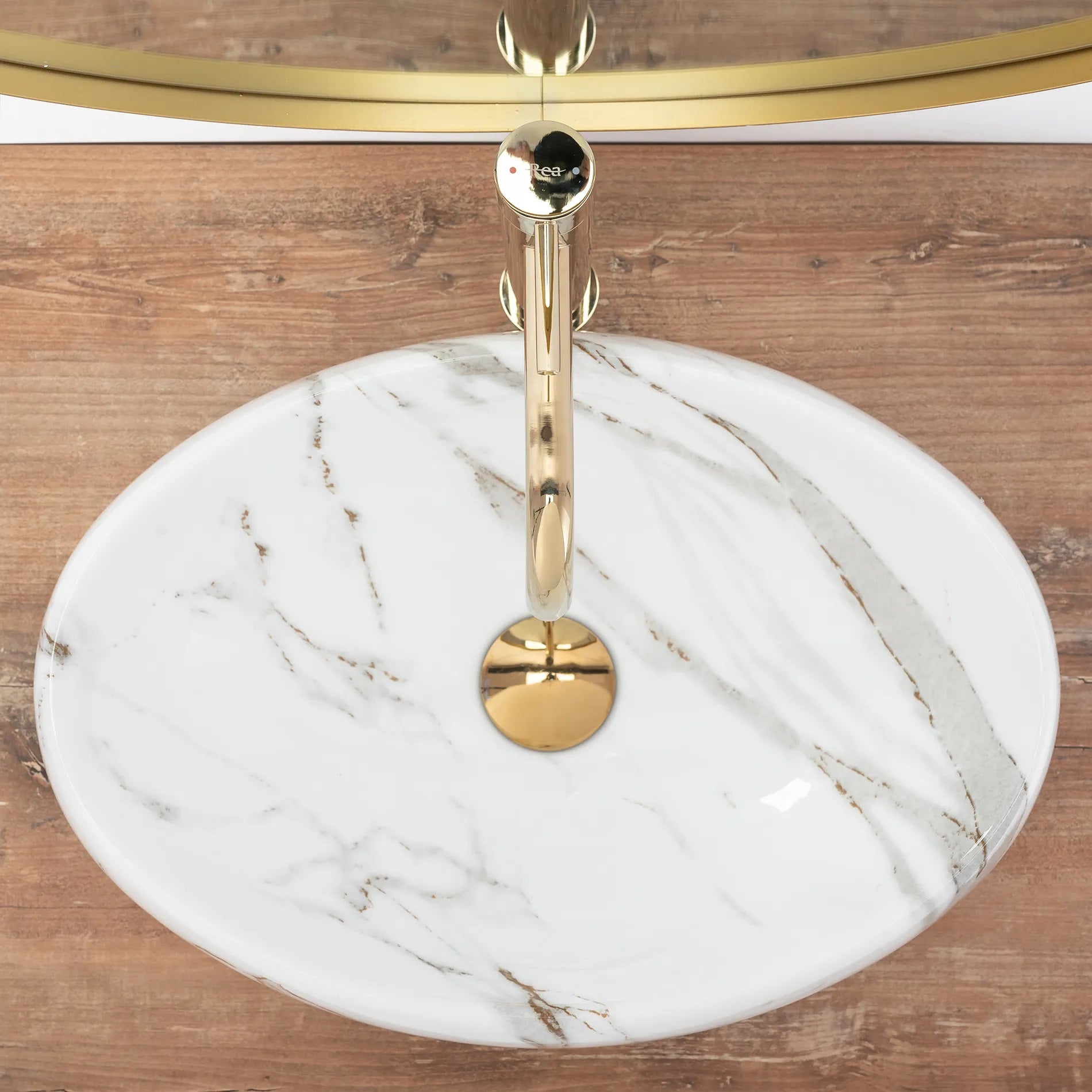 Умивалник за плот Linda Lava Shiny 49х34 см. бял гланц с декор естествен камък и златиста смесителна батерия - онлайн магазин KERANOVA