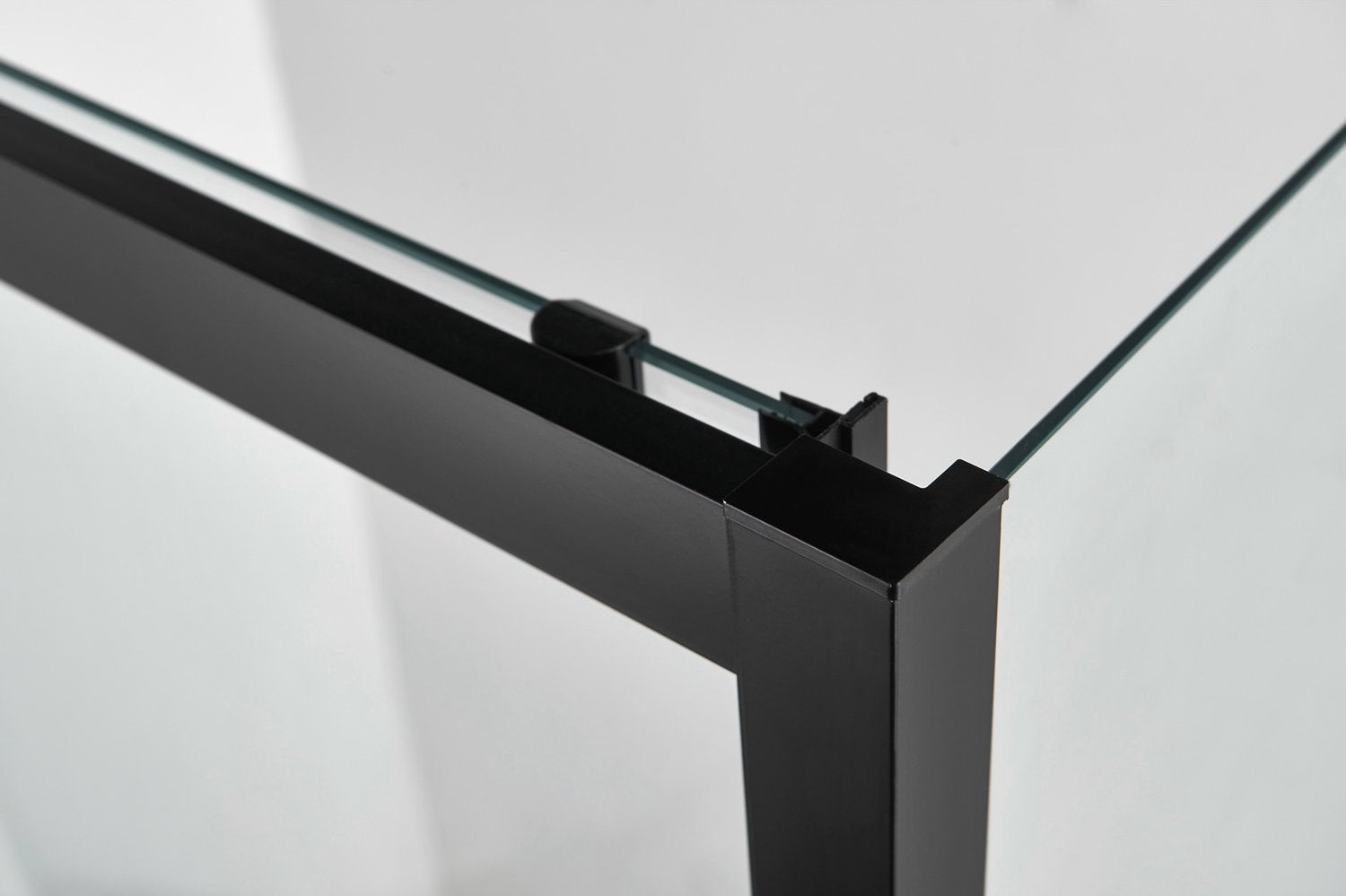 Кабина Elite Black Series - 80x100 см. детайл алуминиев черен профил и 6 мм закалено стъкло за KERANOVA онлайн магазин