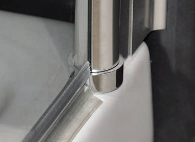 S5 Alto Chrome - 117-122 см. - врата и фикс. детайл на хромиран профил и магнитен уплътнител за стъклен параван KERANOVA