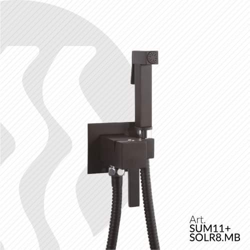 SUM11+SOLR8 квадратен смесител за вграждане с хигиенен душ черен мат — стенен комплект с държач, метален квадратен душ и 120см шлаух, KERANOVA